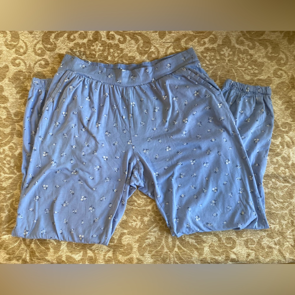 Gap Body 
Blue Pants With Pockets